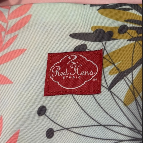 NWT- 2 Red Hens Floral Round Play Mat & toy corral. - Picture 3 of 4